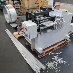 Straightening and Cutting Machine for a Metal Foam Pre-product